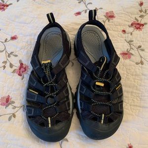 Women’s Keen walking/hiking/water sandals